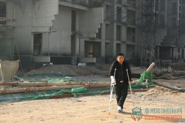 农民工河北讨薪手脚遭打断 警方：人大代表指挥打人